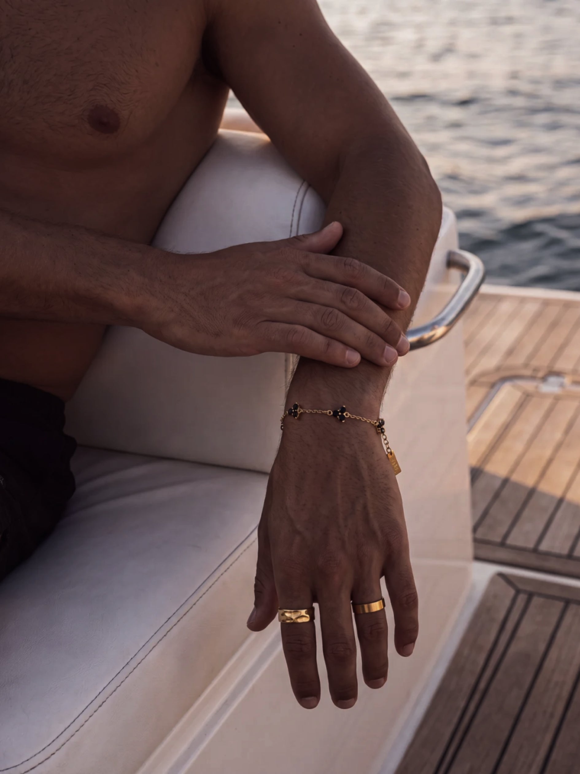 MIDNIGHT CLOVER BRACELET | 18K Gold
